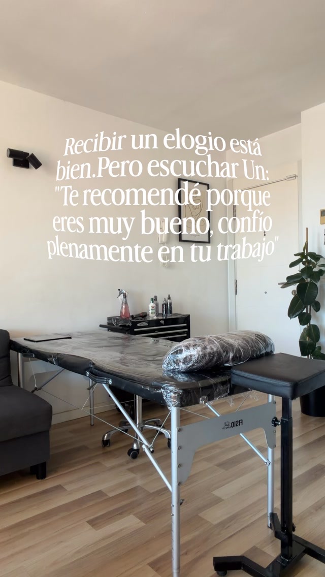 La camilla del estudio, con luz natural